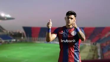 Adam Bareiro celebrando su gol ante Boca con San Lorenzo