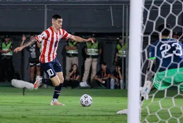 Después de muchos partidos, Paraguay llegó al gol pero fue anulado por posición adelantada.