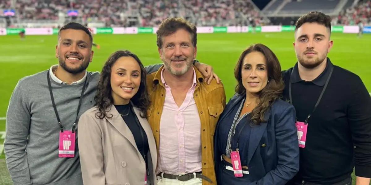 Domínguez acudió a ver el partido junto a su familia