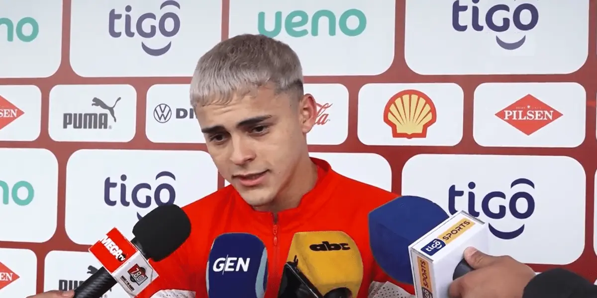 Ramón Sosa dando entrevista com a camisa da Seleção Paraguaia - Foto | Reprodução: Internet