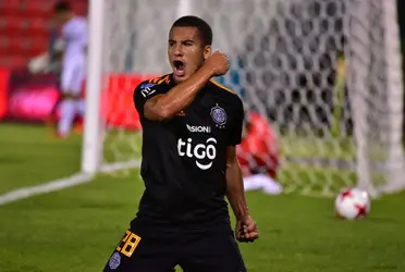 Fernando Cardozo es uno de los futbolistas con posibilidades de salida de Olimpia.