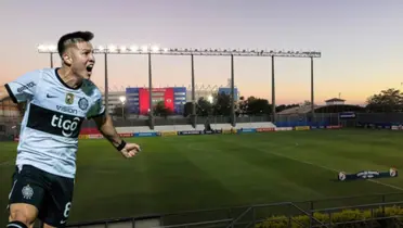 Hugo Quintana gritando un gol con la camiseta de Olimpia