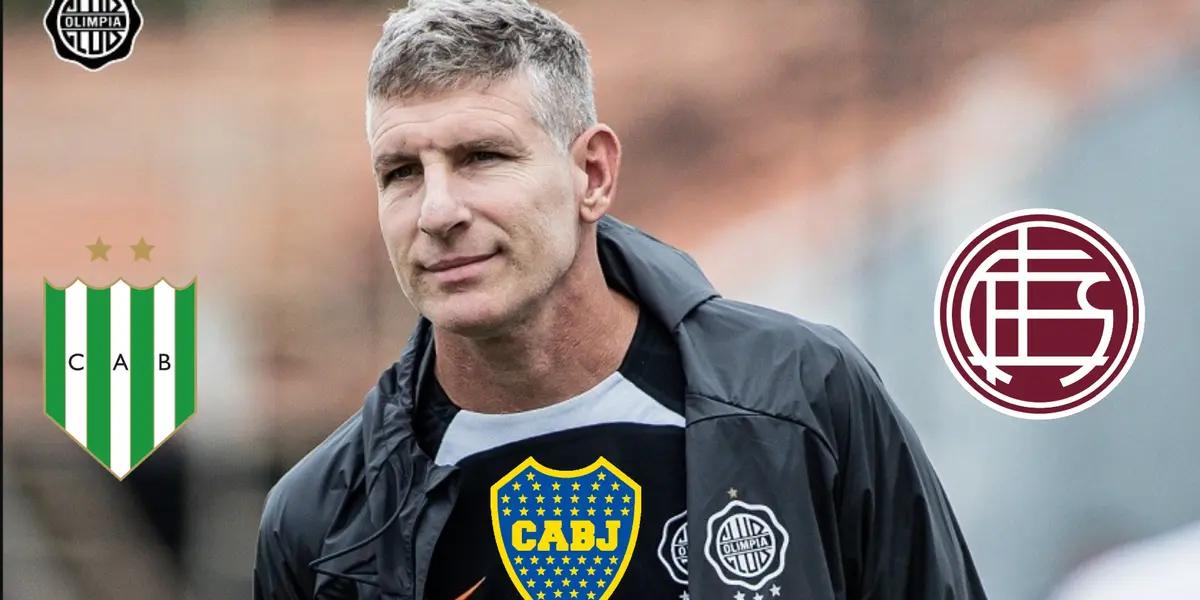 Martín Palermo con la indumentaria de Olimpia