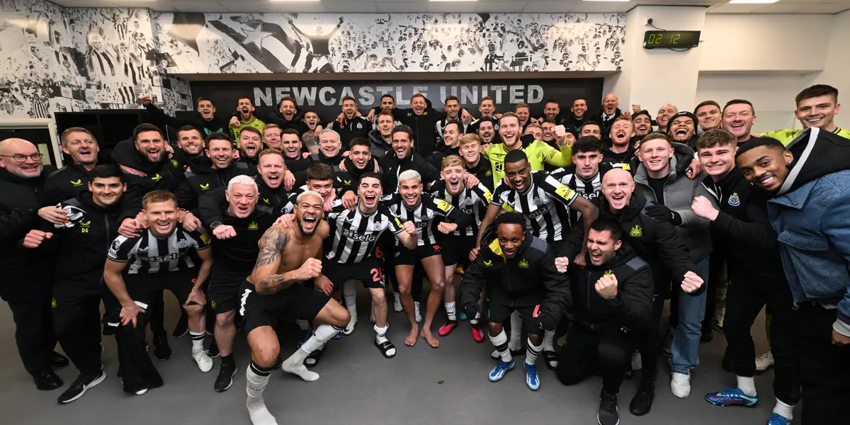 Newcastle venció por 1-0 a Manchester United en uno de los clásicos de la fecha.