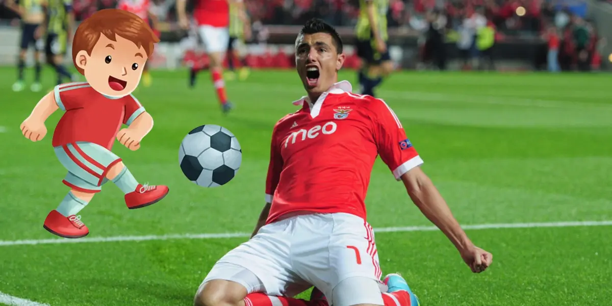 Óscar Cardozo festejando un gol con la camiseta del Benfica