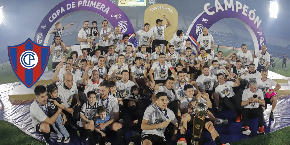 Plantel de Libertad campeón del Torneo Apertura 2024