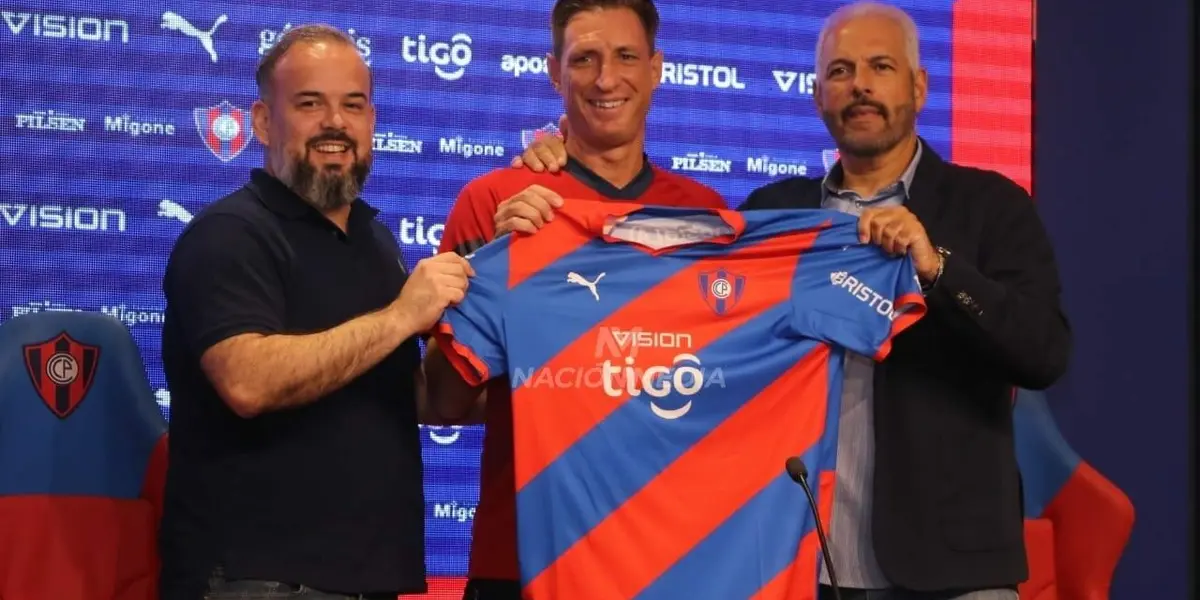 El entrenador argentino se refirió de su paso en Cerro Porteño con un mensaje oculto.