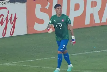 En la última jugada del partido, Olimpia desperdició un buena oportunidad para ganar.