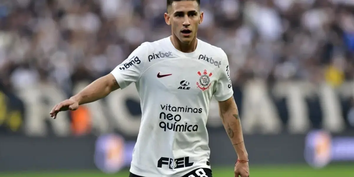 Corinthians entregó al mediocampista Matías Rojas una camiseta muy especial.