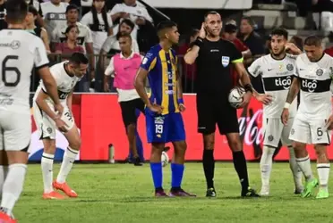 Cuando Olimpia podía vencer a su rival, el futbolista desperdició la chance