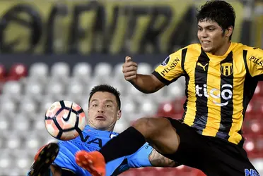 El ex jugador de Guaraní, actualmente en River Plate, alentó al aurinegro en la Sudamericana.