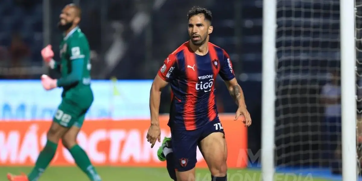 El futbolista azulgrana de Cerro Porteño, Alberto Espínola se refirió sobre su entrenador.