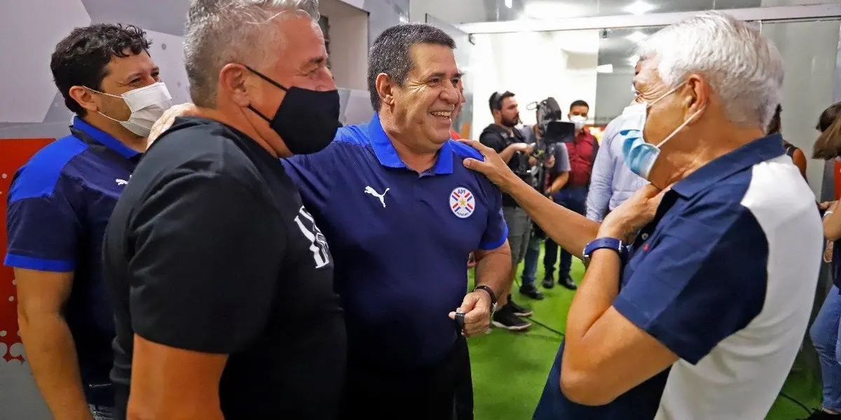 El nuevo entrenador de la Albirroja fue presentado en conferencia de prensa y habló de todo.