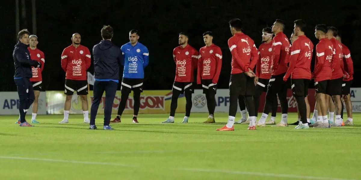 Guillermo Barros Schelotto tuvo su primera práctica con las emergentes figuras nacionales.