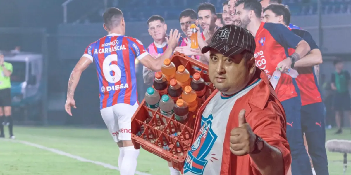 Rafael Carrascal festejando su gol con sus compañeros y un vendedor ambulante en el juego azulgrana